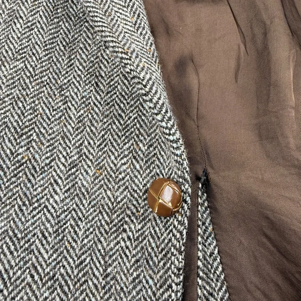Vintage HARRIS TWEED Blazer Jacket Wool Herringbone Sport Coat Men's Size 42R